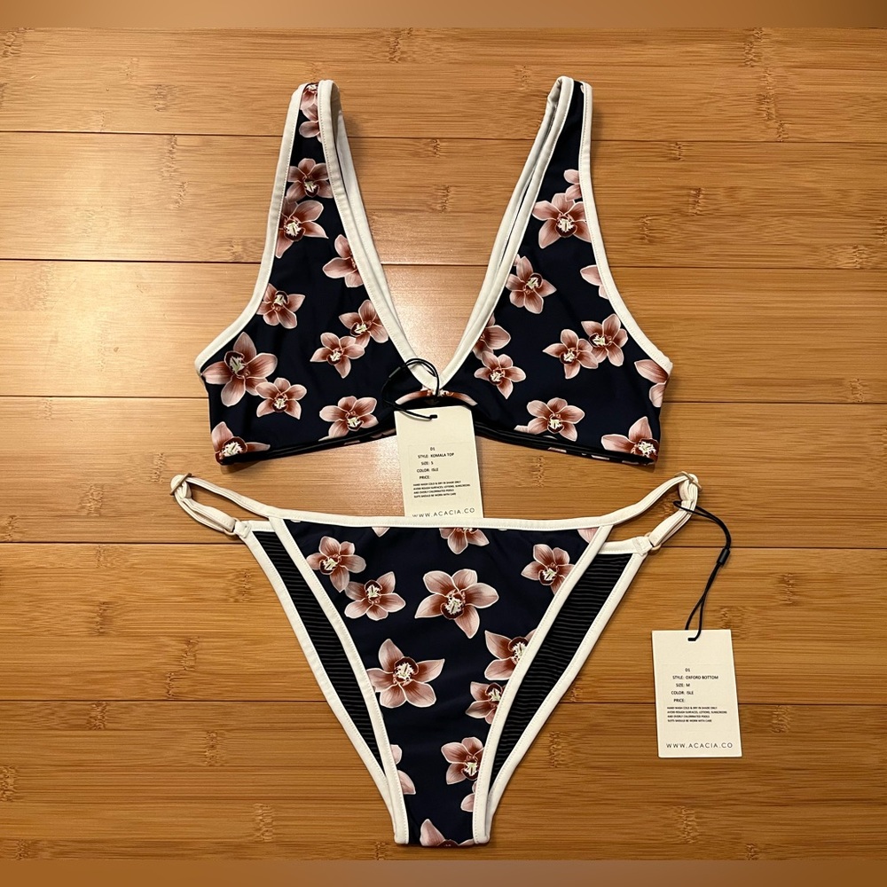 NWT Acacia Isle Komala top, Oxford bottom